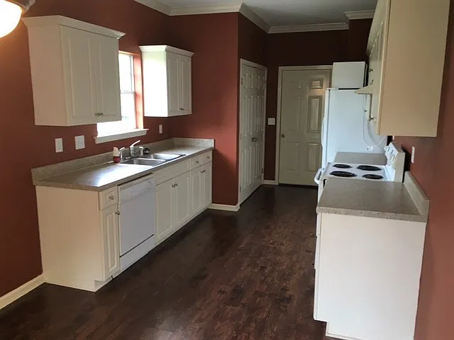 333 Bedford Cir — Photo 8