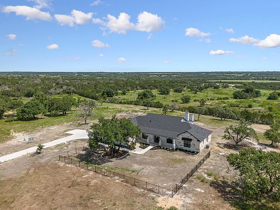 5th image of 195 Burnet Oaks