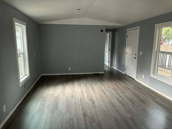 3rd image of 1400 S Elm St Unit 68