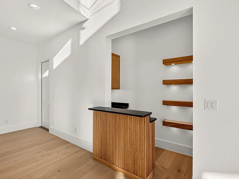 402 Emerald Way — Photo 15