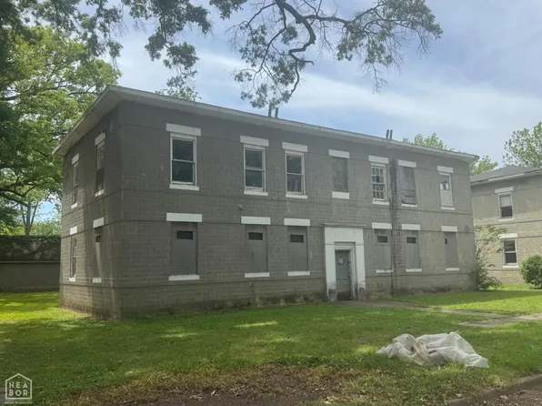 205 Pine St, Newport, AR 72112