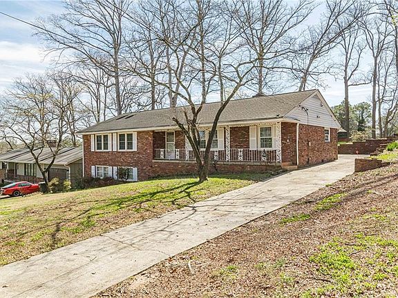 2nd image of 2110 Lavista Cir