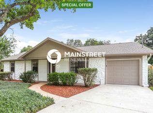302 N Miller Rd, Valrico, FL 33594