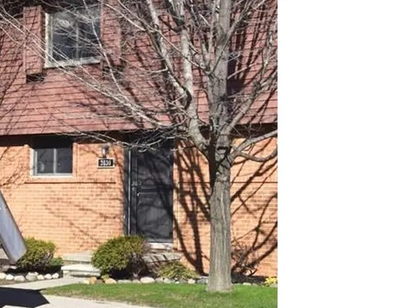 3630 Old Creek Rd #1, Troy, MI 48084