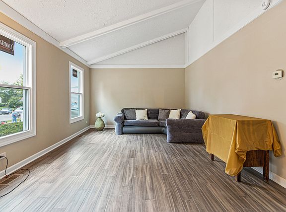 5th image of 221 Alpine Dr
