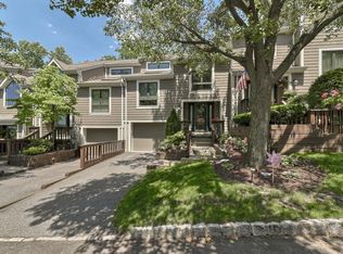 31 Mill Pond Rd #421, Woodland Park, NJ 07424