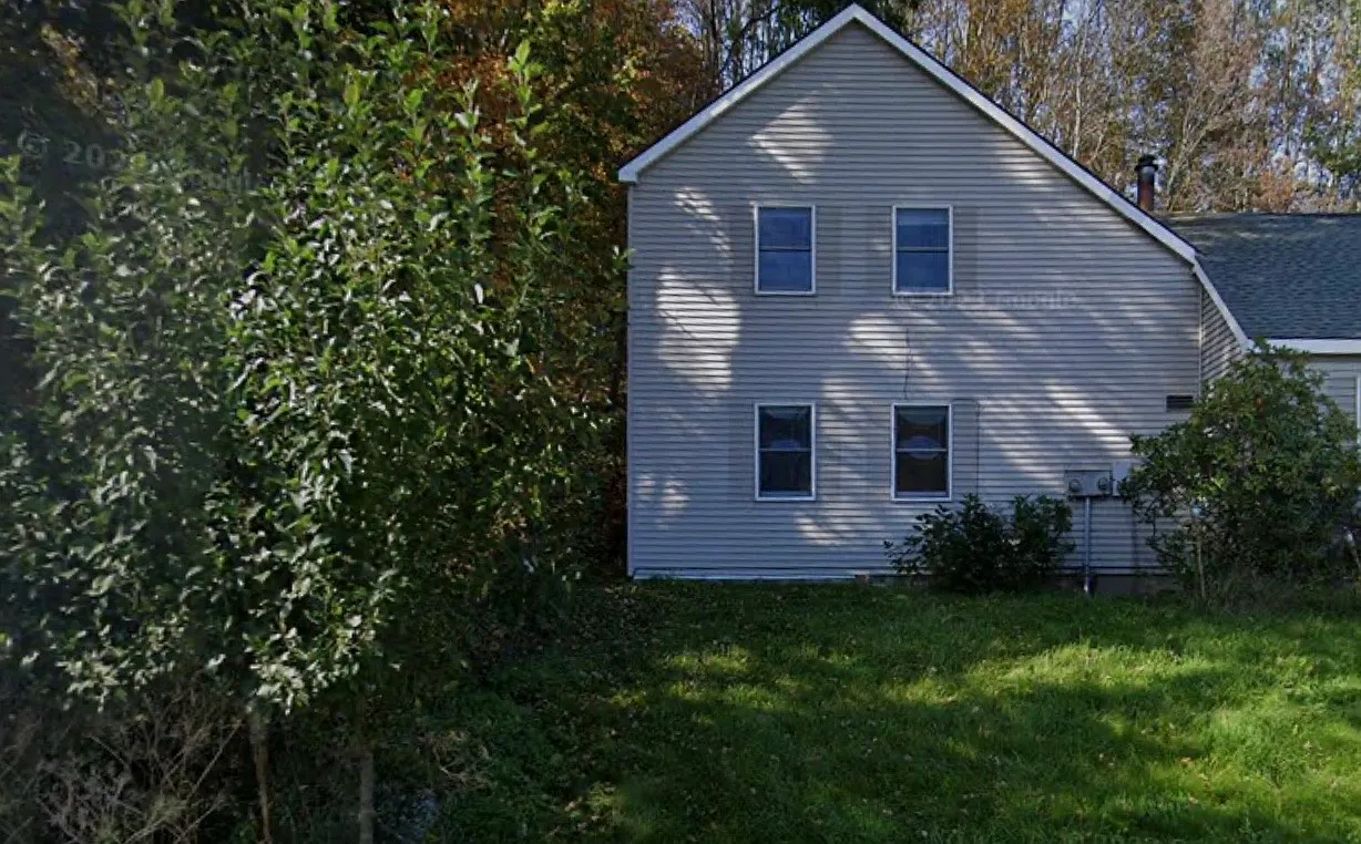 2 bed, 1100 sqft, $1,100 — Photo 2