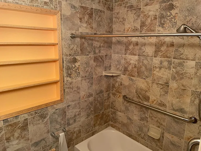 215 Karsey St — Photo 3