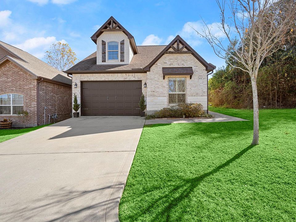 1st image of 109 Harbour Town Cir