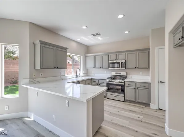 979 Park Bridge Ave, Las Vegas, NV 89123