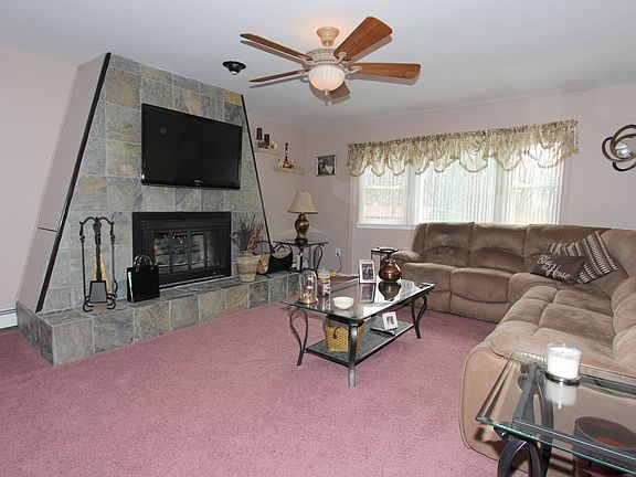 3rd image of 58 Astor Dr