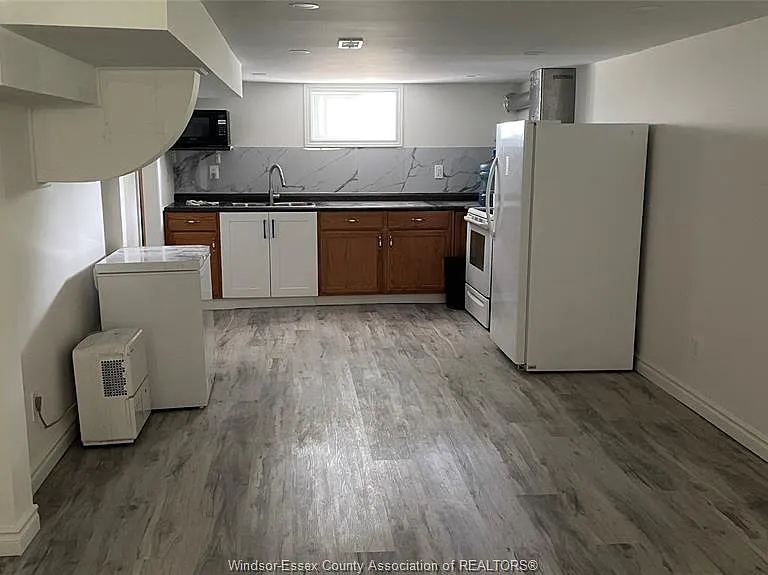 41 Alexandra Ave SW #BACK — Photo 6