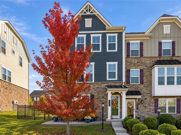 1022 Adair Ave, Valencia, PA 16059
