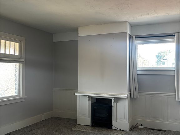 4th image of 131 S Lincoln Ave APT A