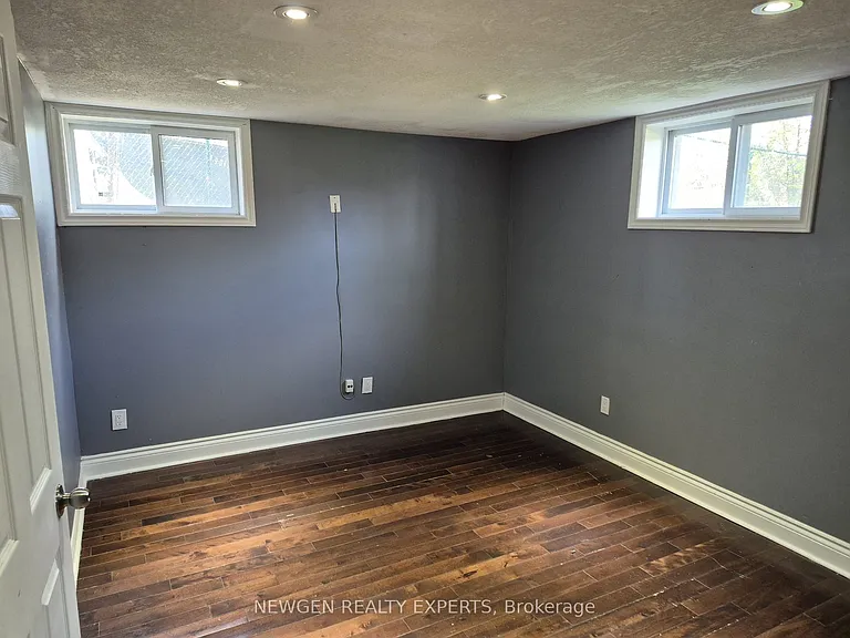 512 Bloor St E #BASEMENT — Photo 11