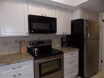 4th image of 636 E Gilchrist Ct APT 2B