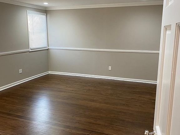 5th image of 1021 Meetinghouse Rd