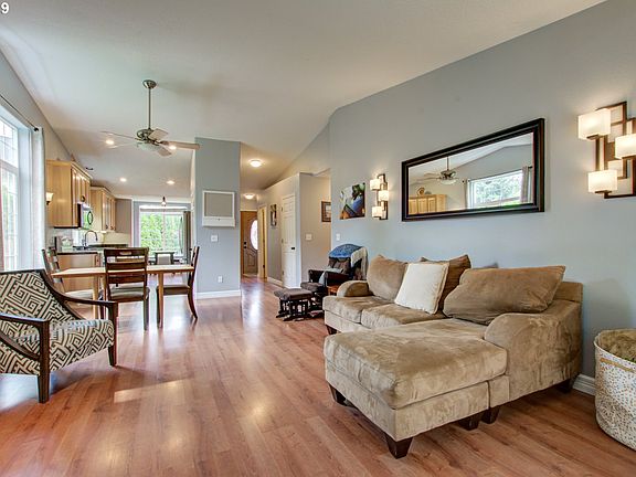 3rd image of 758 SE 55th Pl
