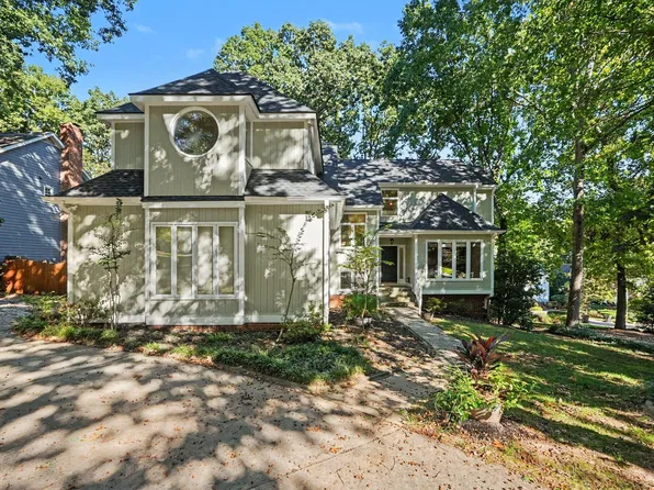 813 Vestavia Woods Dr, Raleigh, NC 27615