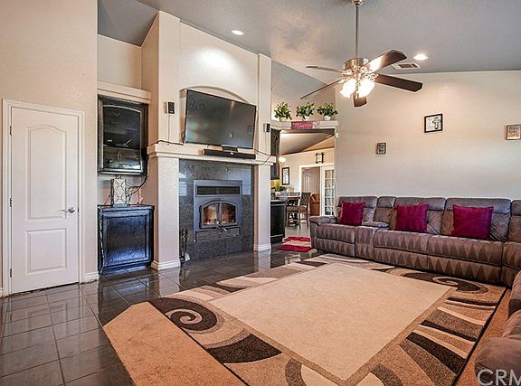 4th image of 17363 Manzanita St