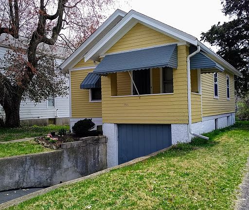2nd image of 3931 Grand Ave