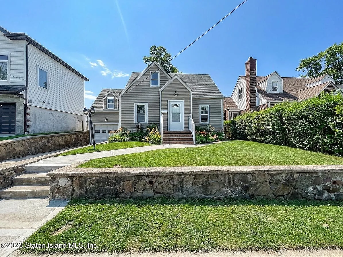 36 Sawyer Ave photo 1