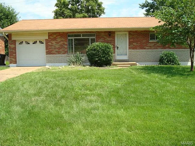 9922 Madaford Ln photo 1