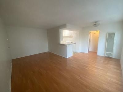 1st image of 130 S Oxford Ave #19