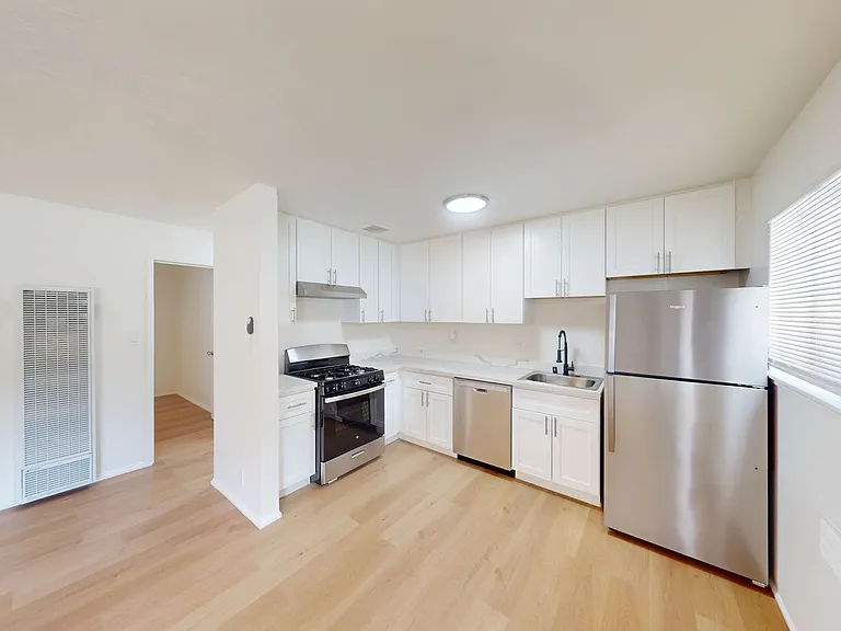 1520 Castro St — Photo 4
