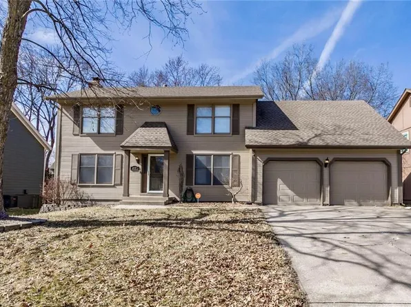 410 NE Adams Dr, Lees Summit, MO 64086