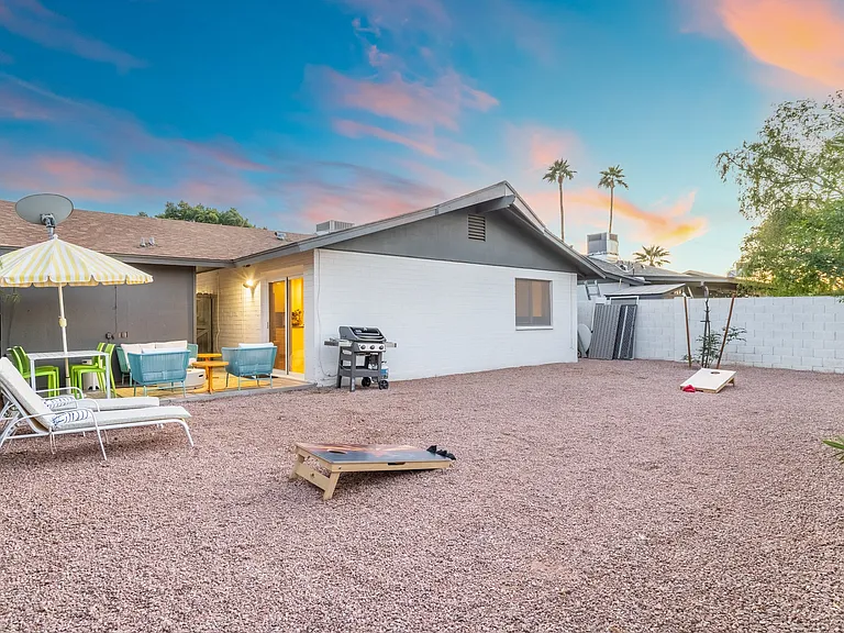 2510 E Hermosa Dr — Photo 24