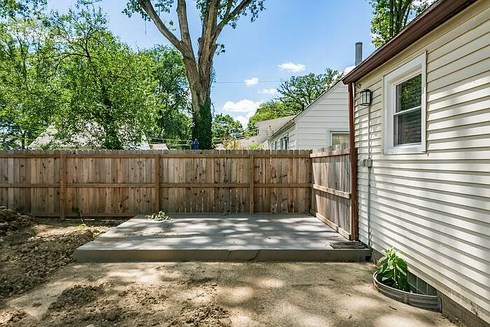 2135 Wesleyan Dr — Photo 28