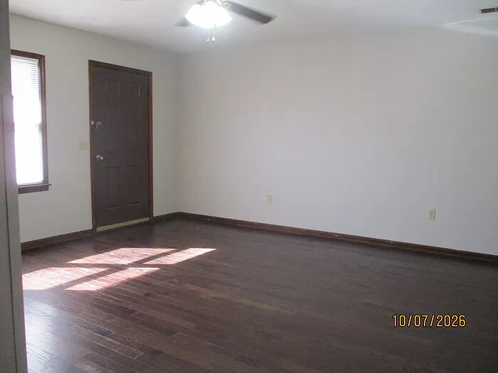 2 bed, 1.0 bath, $1,025 — Photo 2
