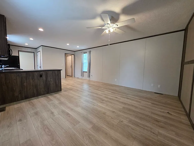 1440 W Plum St #164 — Photo 4