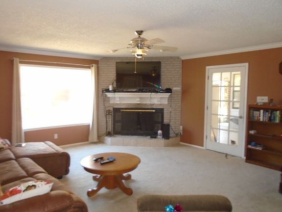 3rd image of 2756 Sac Ave
