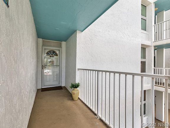 4th image of 5203 S Atlantic Ave APT 212B
