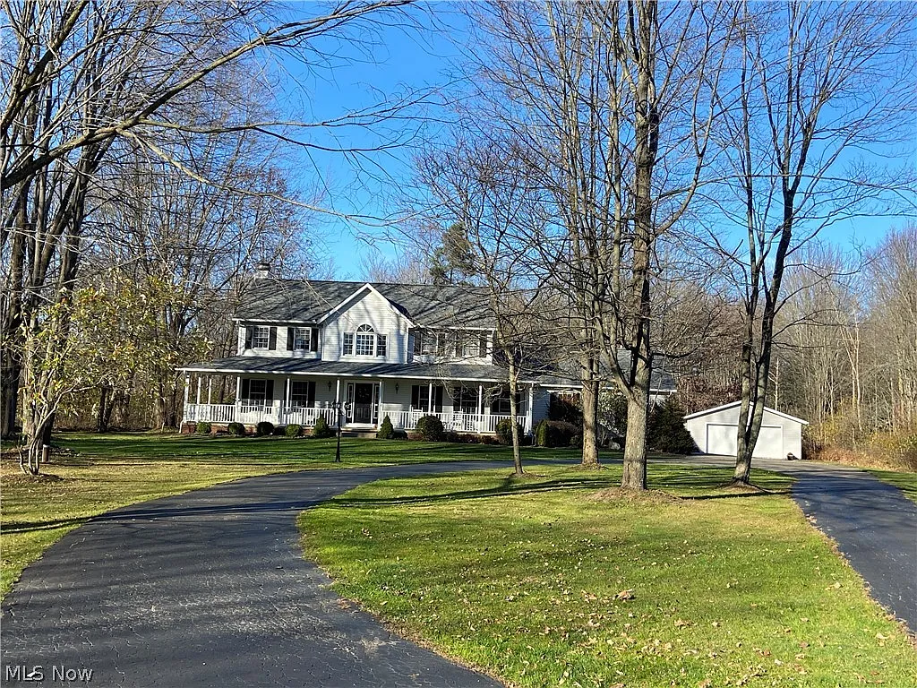1819 Ridgewood Rd photo 1
