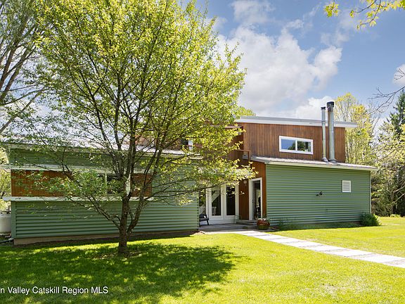 2nd image of 34 N Maple Avenue