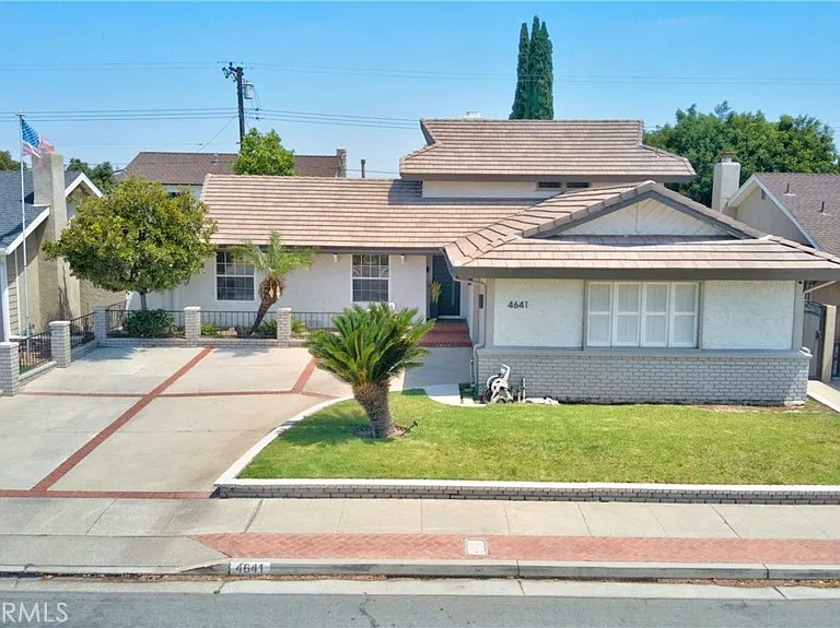 4641 Newman Ave — Photo 3
