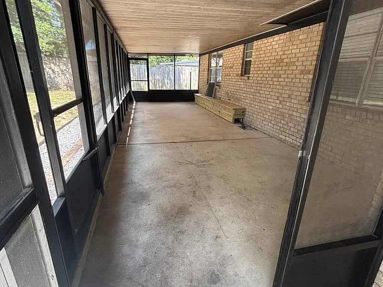 30' Screened in patio