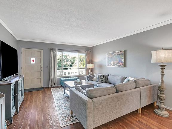 5th image of 2461 Rhodesian Dr APT 73