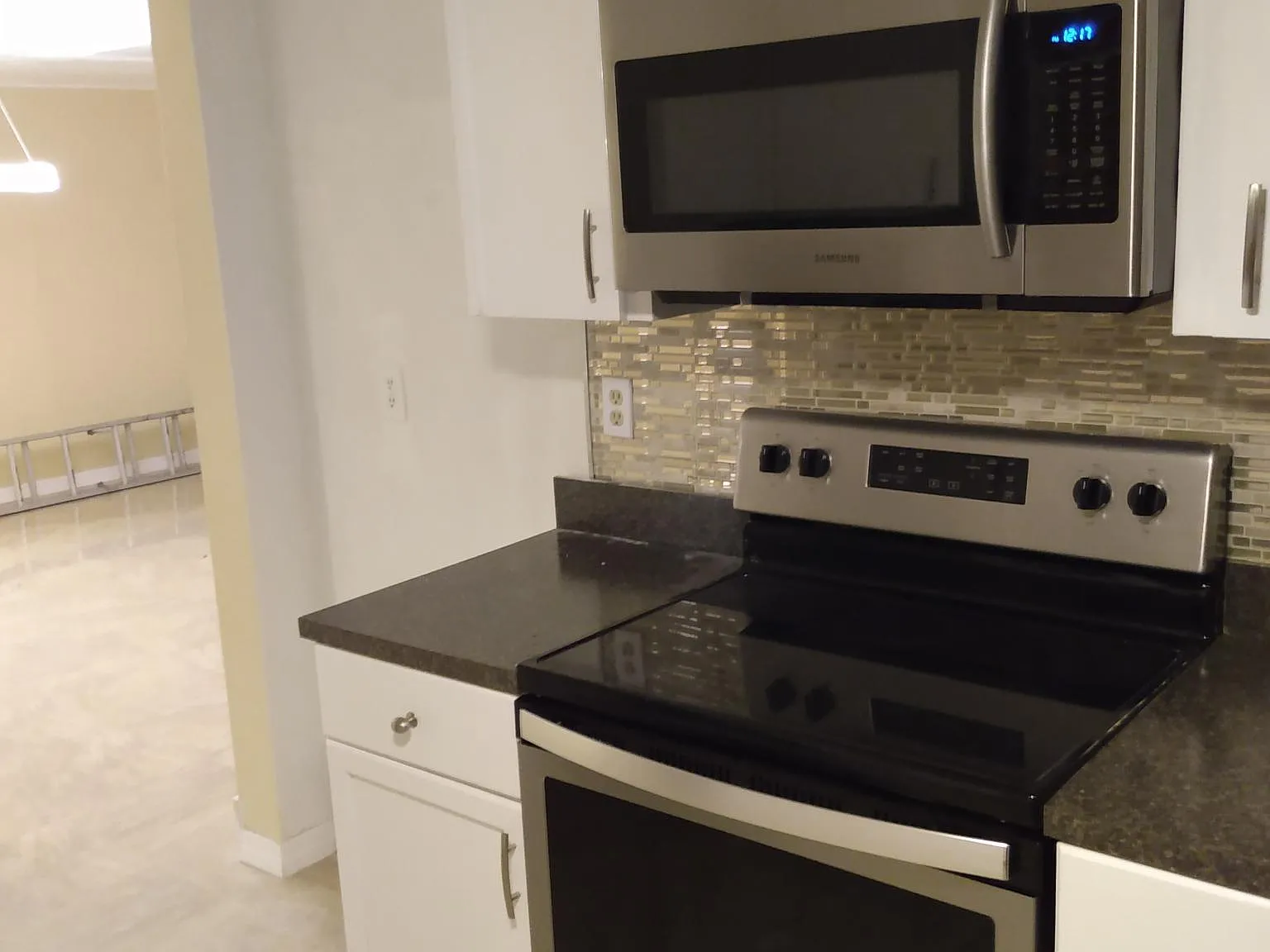 2 bed, 1200 sqft, $1,450 — Photo 2