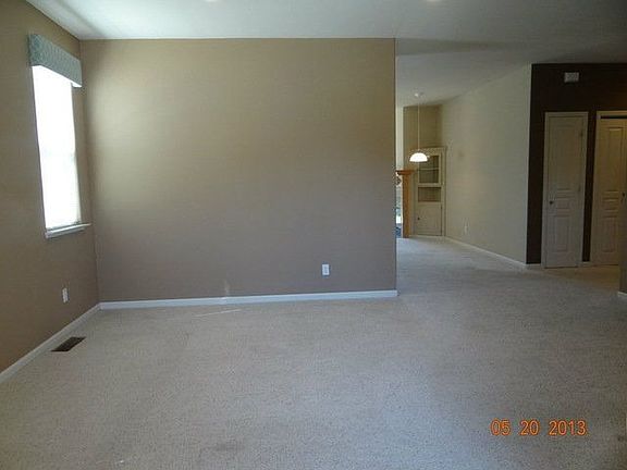 5th image of 720 Vali Way