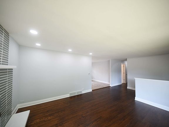 3rd image of 12556 S Honore St
