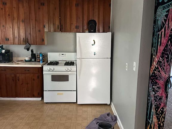 3rd image of 910 Vest Dr