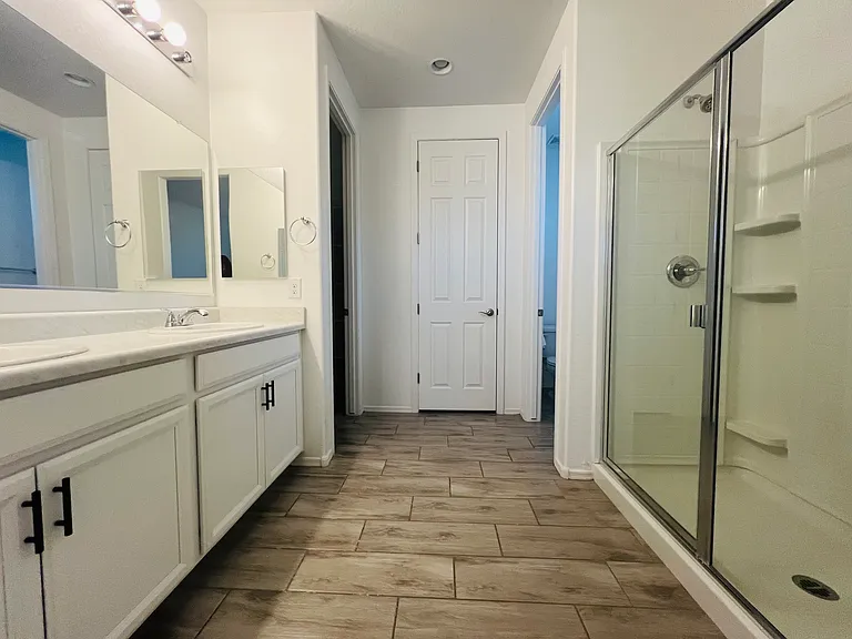 272 E Hawaii Dr — Photo 8