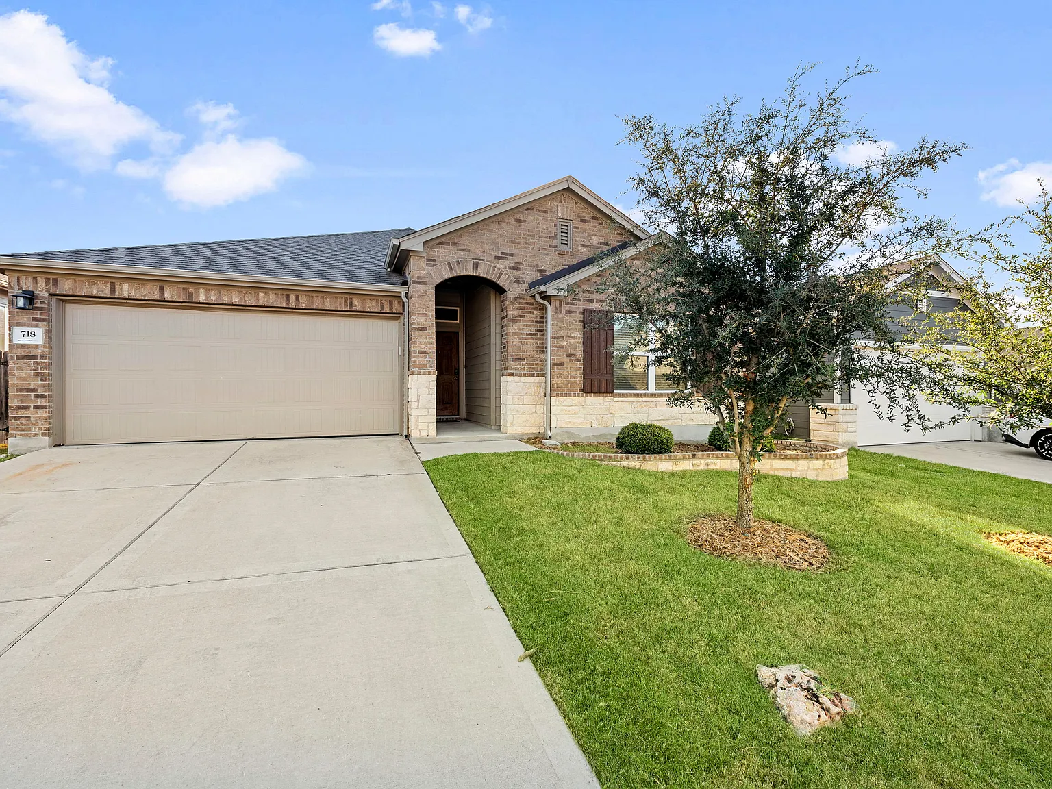 3 bed, 1432 sqft, $6,318 — Photo 1