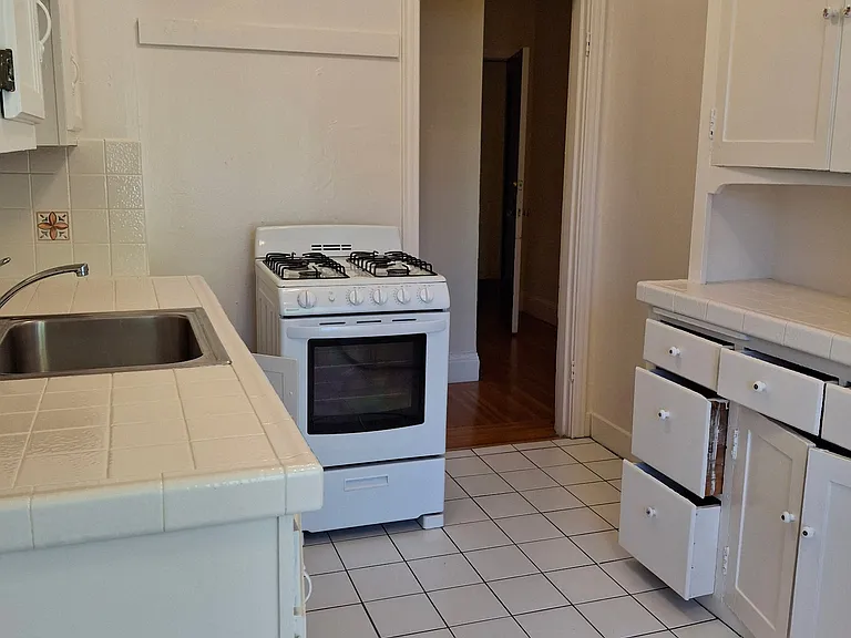 439 49th Street — Photo 9