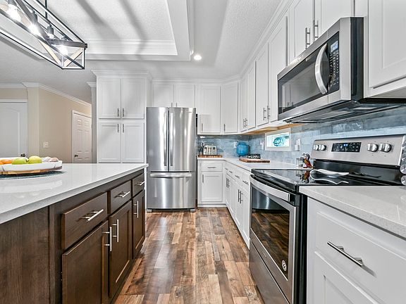 4th image of 1777 Fairbanks Dr.