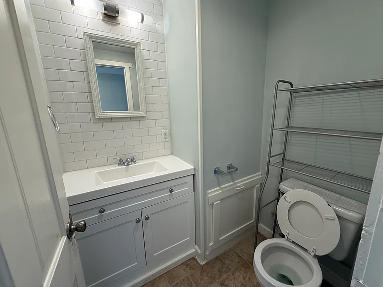 824 N 47th St — Photo 17